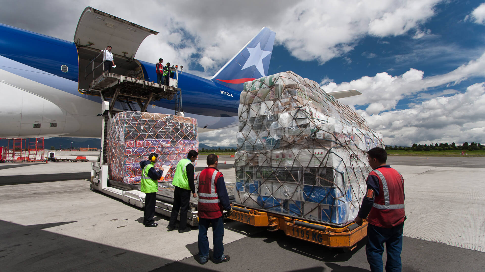 Freight packing flowers